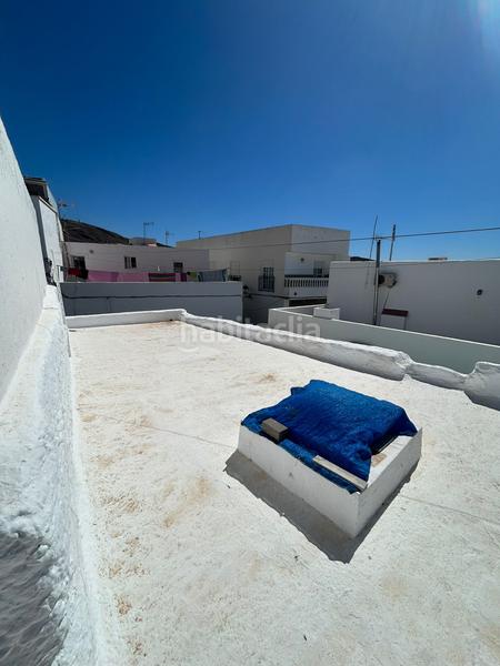 Foto 954b6151-8ddb-4f9c-a747-2c1e36e632be. Chalet en calle tío jimeno 7 casa de dos plantas en nijar terraza con solarium en Níjar