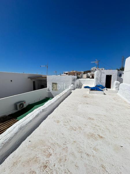 Foto bc8a3d6e-9194-4d38-a778-093d7db918c3. Chalet en calle tío jimeno 7 casa de dos plantas en nijar terraza con solarium en Níjar