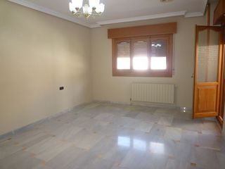 Rent Flat  Calle olivarillo 18. Piso alquiler en padul