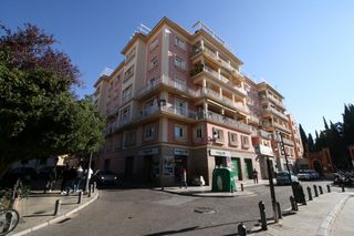 Miete Büro in Plaza de los campos 4. Oficina en el centro 300 m2