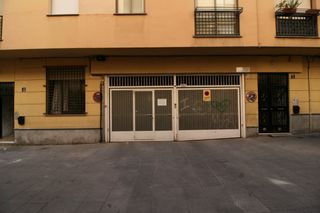 Lloguer Aparcament cotxe a Calle seminario 2. Alquiler de plaza de garaje en pleno centro de granada