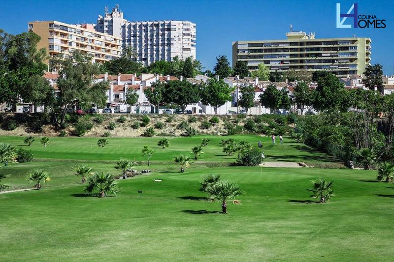 Foto fa28ffd7-7c39-483a-a43b-0da627cc0f0a. Casa adosada chalet adosado en venta en La Colina, en Torremolinos
