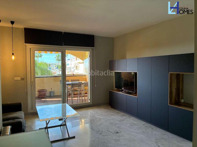 Foto 082e8e4a-d559-4824-9f19-edf447e13f9c. Piso  en venta en Los Álamos primera línea de playa en Torremolinos