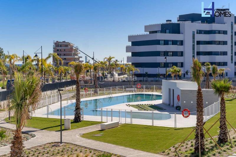 Foto 2876edd1-b0af-4369-8f3c-0ceb9d38a782. Rent flat with parking pool in El Pinillo Torremolinos