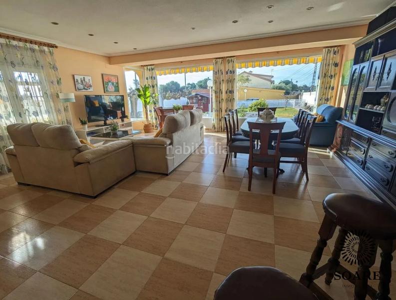 Foto f847f9ab-b6eb-4b88-a1dd-a9fc95044a2b. Chalet  en venta en playa Mar Chica, 5 dormitorios. en Benicarló