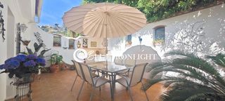 �tic  Inglaterra. Apartamento con gran patio y terraza con vistas al mar en las at