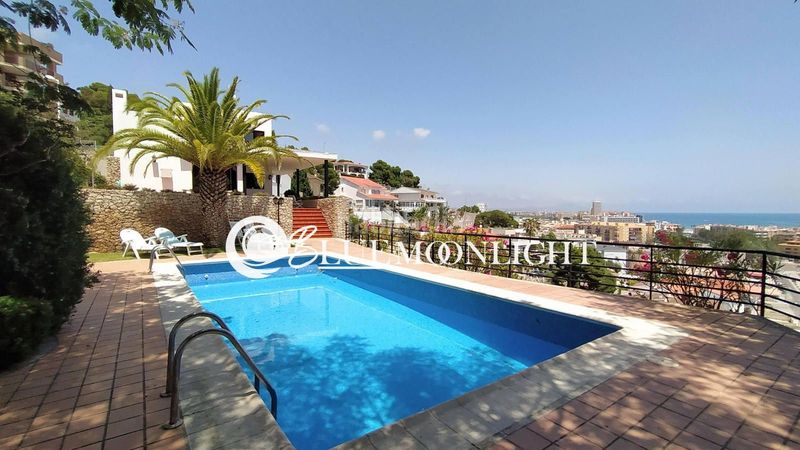 Foto 1ff05b67-aa57-430a-b3cc-b0434a3d3d9d. Casa adossada amb aparcament piscina a Las Atalayas-Urmi-Cerro Mar Peñíscola