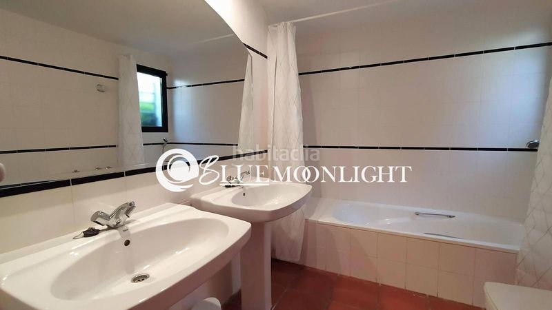 Foto b6c68791-5d05-49f9-a7ff-a21483fbfd0a. Casa adossada amb aparcament piscina a Las Atalayas-Urmi-Cerro Mar Peñíscola