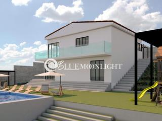 Chalet  Irlanda. Chalet en proceso de reforma construido sobre una gran parcela c