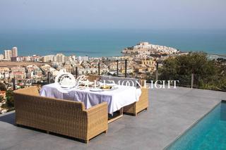 Chalet  Bulgaria. Villa independiente con vistas al mar y castillo