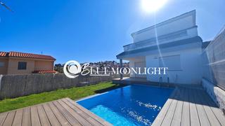 Chalet  De los naranjos. Casa preada de esquina con piscina privada