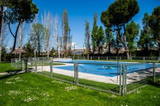 Pis a Ciudad Universitaria. Estupenda vivienda dr juan josé lopez ibor