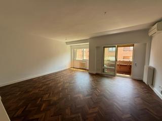 Lloguer Apartament  Calle espronceda. Espacioso piso con terraza en calle espronceda  3 habitaciones,
