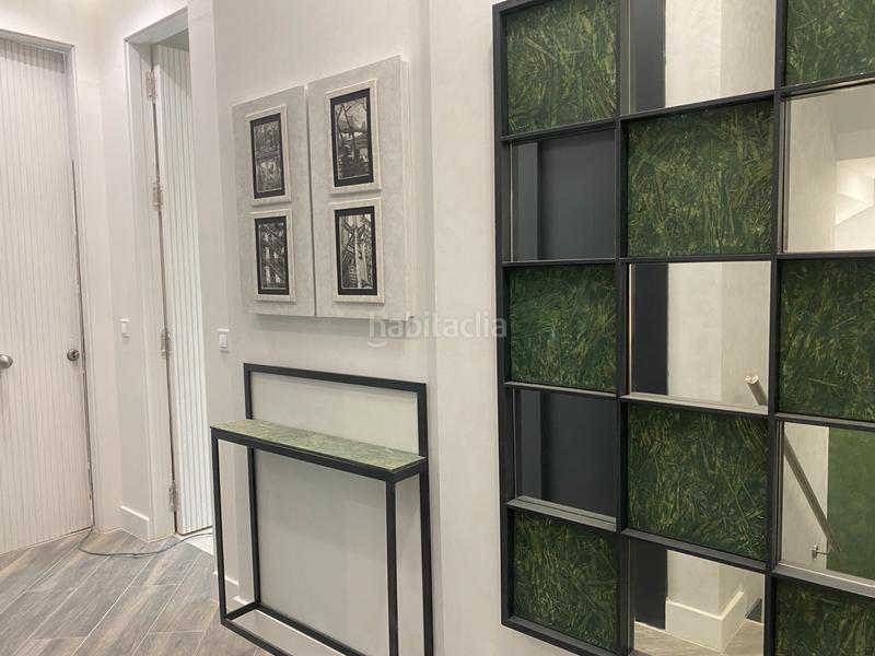 Foto 2135d3ab-3e06-4043-9133-f924bdd45225. Édifice dans calle juana elorza 9 dans San Diego Madrid