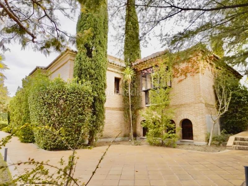 Foto 3dca2e96-8302-4f7a-ab42-b4966f86f1f7. Chalet avec cheminée chauffage parking piscine dans Rozas de Madrid (Las)