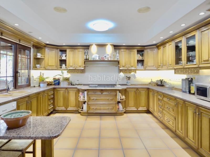 Foto badc56fa-01ef-4af9-b9d7-d3bc7cad9a06. Chalet avec cheminée chauffage parking piscine dans Rozas de Madrid (Las)