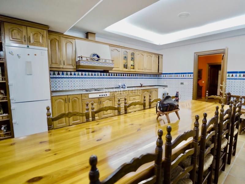 Foto debc78c2-9fd3-4d1c-a49d-db71932e6b50. Chalet avec cheminée chauffage parking piscine dans Rozas de Madrid (Las)