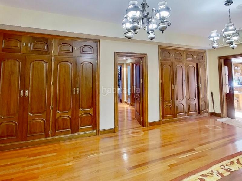 Foto c329b591-e400-451d-802e-0b4355f0c754. Chalet con camino riscaldamento parcheggio piscina in Rozas de Madrid (Las)