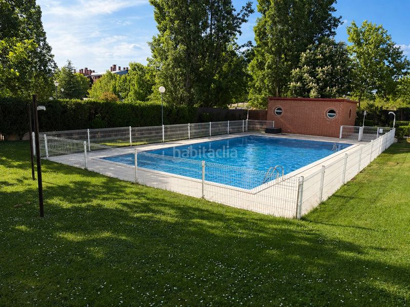 Foto 5d2ec97c-6f86-4479-b64e-0ef3cdd42f35. Pis amb calefacció aparcament piscina a Golf-El Carralero Majadahonda