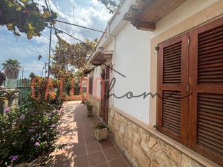Chalet en Establiments. Planta baja techo libre con jardín, garaje y opción de segunda p