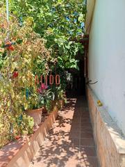 Casa a Establiments. Planta baja con jardín y garaje