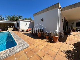 Haus in Calvi� Poble. Chalet en planta baja con piscina privada en calvi�