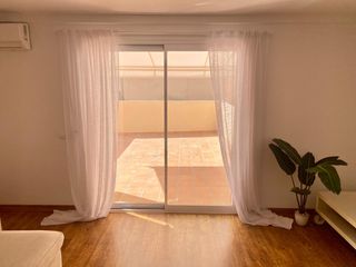 Rent Semi detached house in El Terreno. Casa adosada dúplex con terraza, parking y trastero