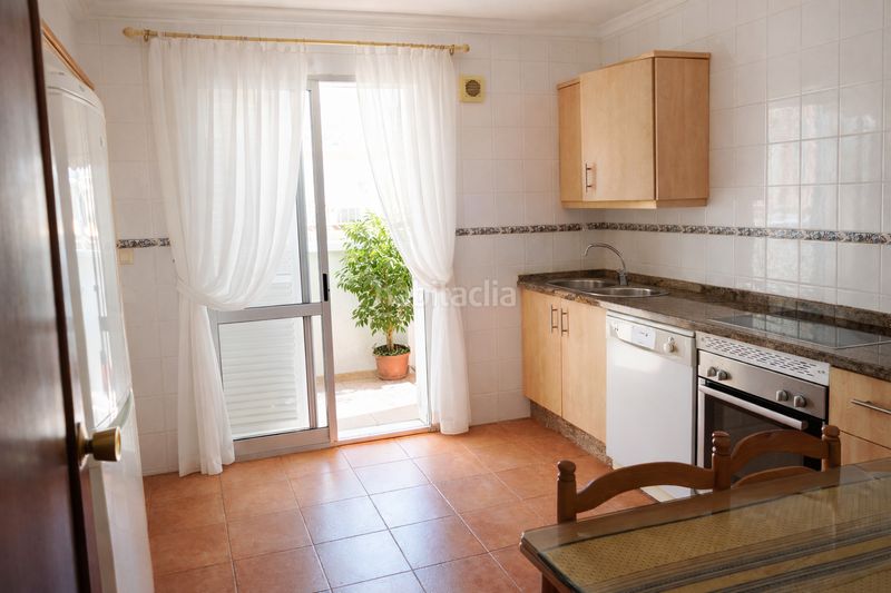 Foto d4abb608-fb0d-4ff1-8408-ea928a0cbced. Àtic amb aparcament a El Consul - Ciudad Universitaria - El Romeral Málaga