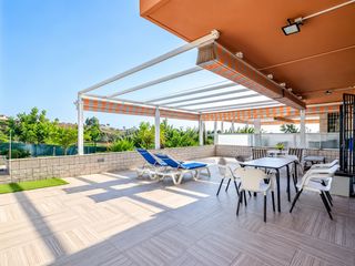 Appartement à Caleta de Velez. Piso reformado con espectacular terraza de 150 m² en baviera, ca