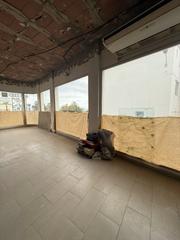 Location Local commercial  Calle coronel francisco valdés. Local comercial
