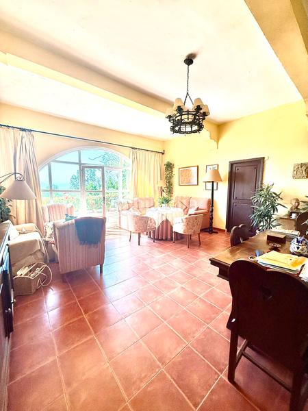 Foto e4769277-8767-47b3-bfd1-d35febbd139a. Chalet mit parking pool in La Granja - La Colina - Los Pastores Algeciras