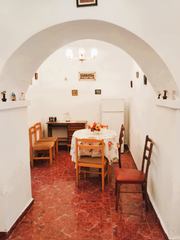 Casa adossada a Casarabonela. Coqueta casa con inmenso patio