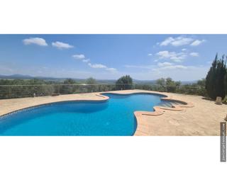 Lloguer Xalet a Petra. Impresionante chalet con piscina en finca de 21000m2