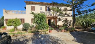 Country house in Manacor Centre. Casa de campo con piscina casa de invitados todo 100 legal, con