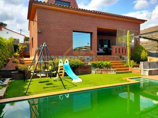 Maison  N/a. Exclusiva casa de obra vista en les faldes del montseny sant per