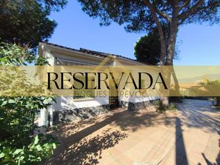 Casa  N/a. Casa en sant pere de vilamajor , piscina, garaje, barbacoa, buha