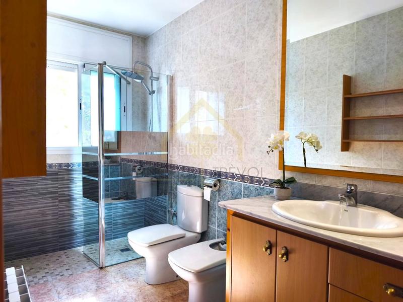 Foto 02ebb393-7391-4892-b5d9-fb97efed43c0. Casa amb aparcament a Cànoves i Samalús