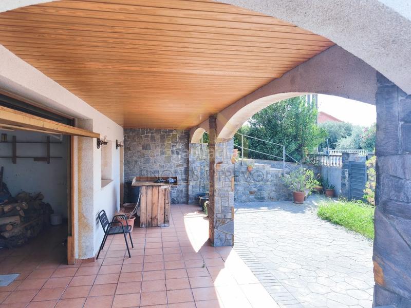 Foto 1b410eab-64f1-4ed2-8e9e-3d6bd21588e6. Casa amb aparcament a Cànoves i Samalús