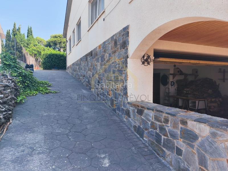 Foto 6e77d8af-e5ce-4b16-8321-4f42e79d79c1. Casa amb aparcament a Cànoves i Samalús