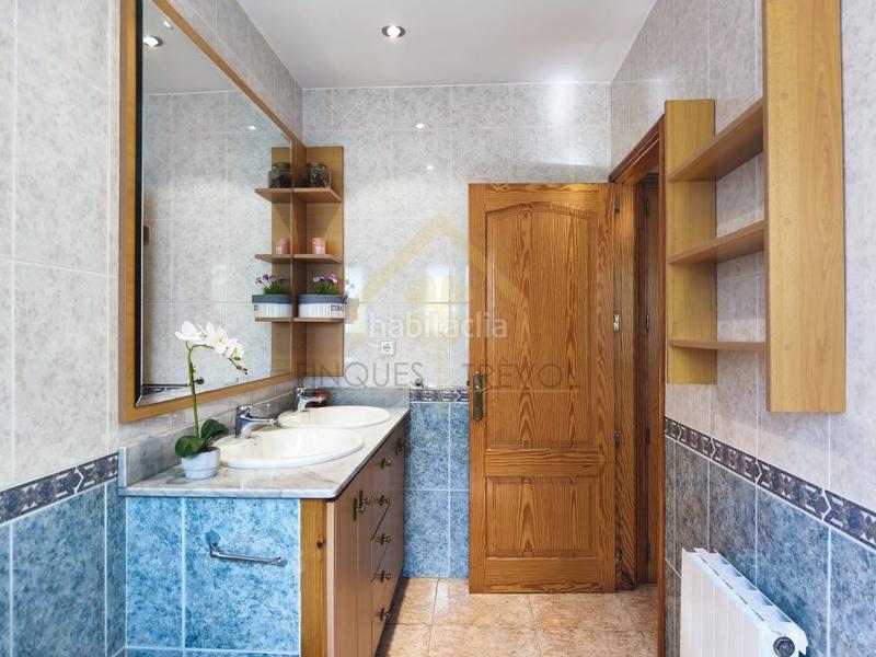 Foto a997780f-8977-4002-8e39-11dbd74cc61f. Casa amb aparcament a Cànoves i Samalús