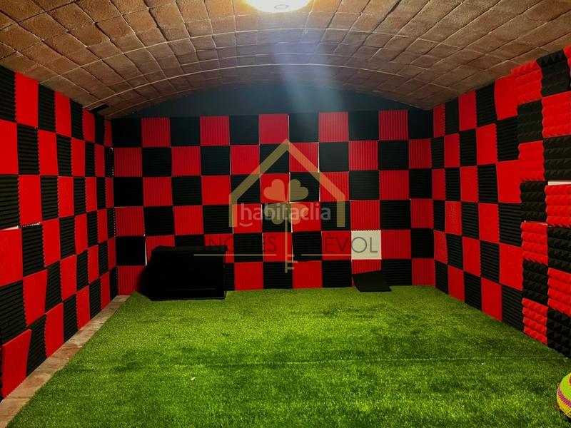 Foto 30d85e84-d034-4a8e-9de6-95ea59de6497. Xalet amb aparcament a Can Violí - Can Poi del Bosc Garriga (La)