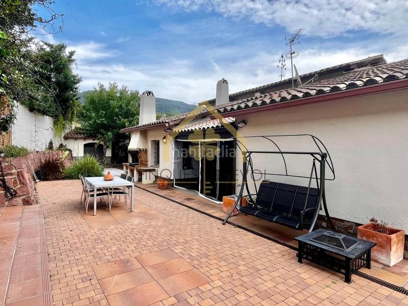 Foto 5cfd6f06-9f18-4c6d-8888-6b0df40cb963. Xalet amb aparcament a Can Violí - Can Poi del Bosc Garriga (La)