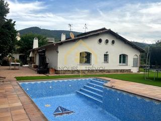 Chalet  Calle prades, de. Magnífico chalet en la garriga