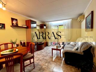 Pis  Calle palmes les. Planta baja con patio privado en canet de mar a 5 minutos andand