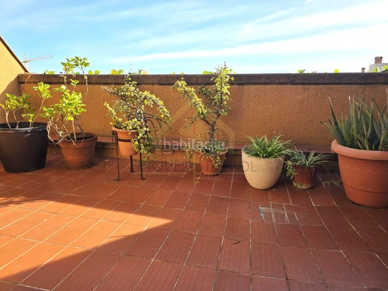 Foto 1ed4ae23-033c-4116-bcf4-43eca5de1acb. Àtic amb calefacció aparcament a Joan Prim Granollers