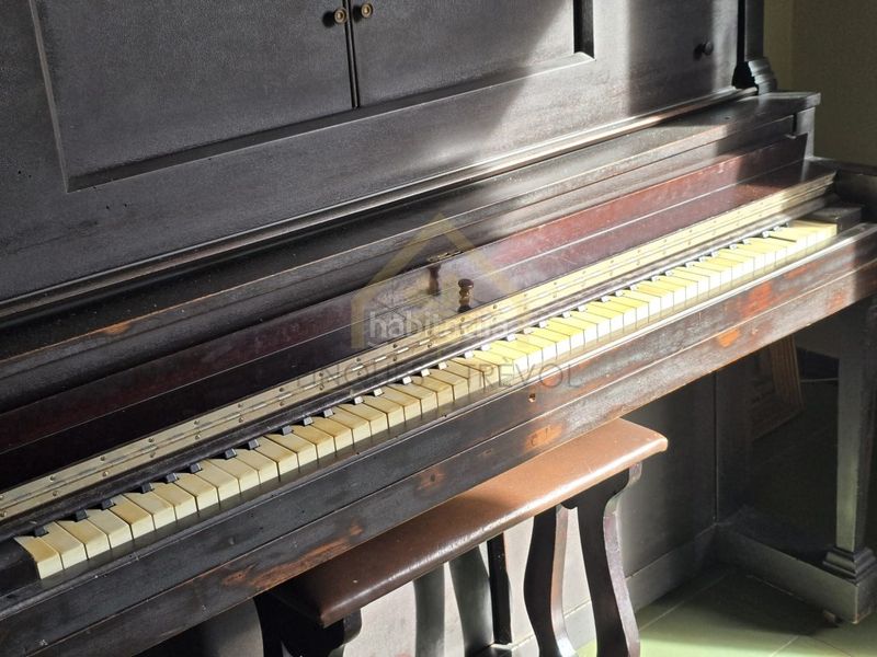 Foto 8a625cff-f8d7-4300-81cb-47160de9bf68. Àtic amb calefacció aparcament a Joan Prim Granollers