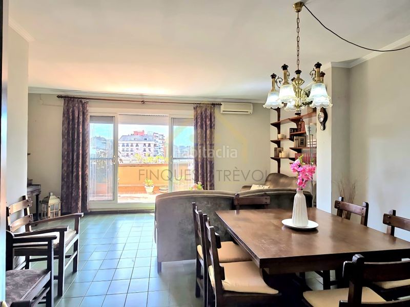 Foto 95b35c2e-2b1a-4d25-93a4-eae28b28ee9e. Àtic amb calefacció aparcament a Joan Prim Granollers