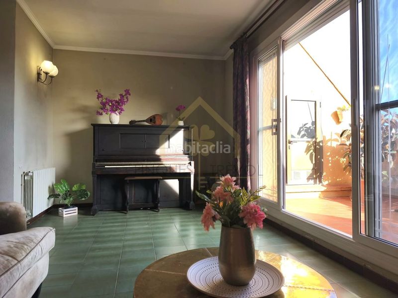 Foto ebe0b910-112a-42a2-aa2d-38f3b35fb1a9. Àtic amb calefacció aparcament a Joan Prim Granollers