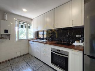 Piso  Calle arcadi viñas. Precioso piso con ascensor y plaza de parking incluido en el pre