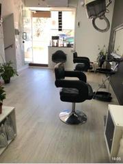 Local Comercial a De salvador vancell 36. Se vende local de peluquería listo para trabajar!